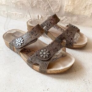 Josef Seibel Women's Brown Leather Flower Embellished Cork Footbed Sandals SZ 38